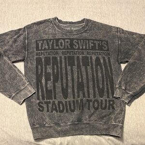 Taylor Swift 2018 Reputation Stadium Tour Crewneck